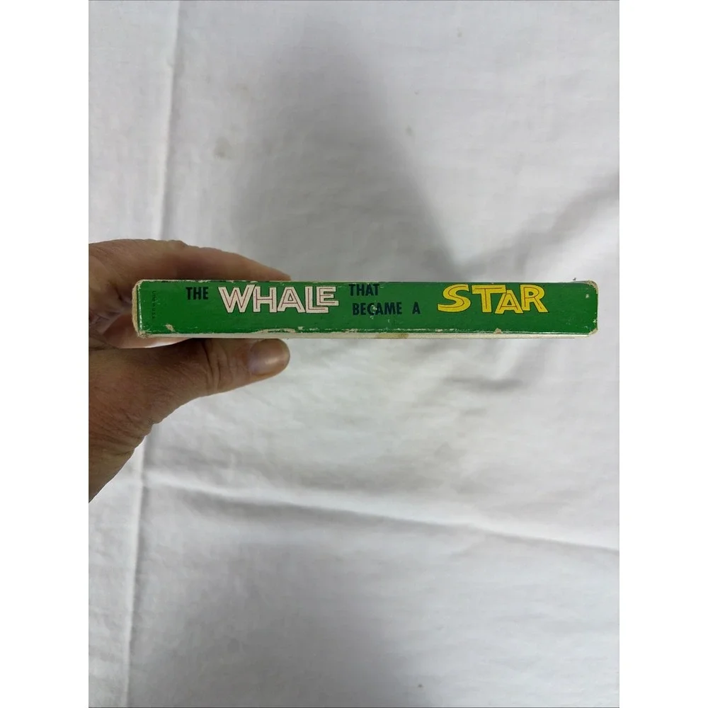 1961 Castle Films No. 659 - THE WHALE THAT BECAME A STAR 8mm Film